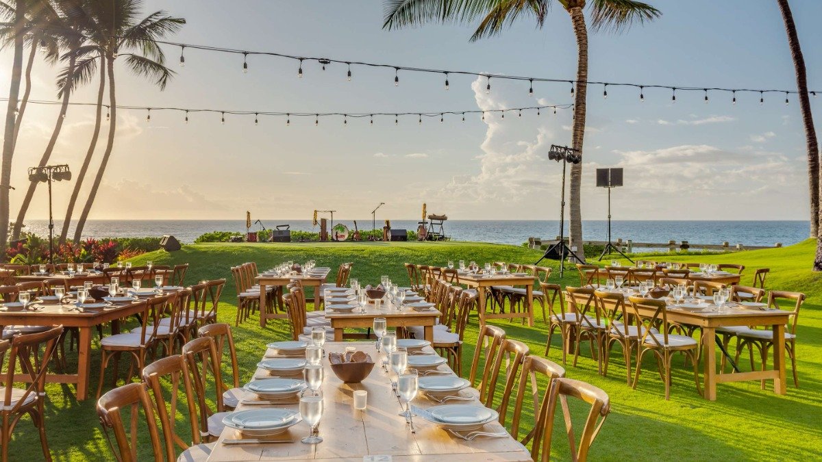 Authentic Luau Experiences with Food Waikiki for Unforgettable Hawaiian Meals